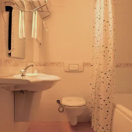 يوموك اوغلو فندق