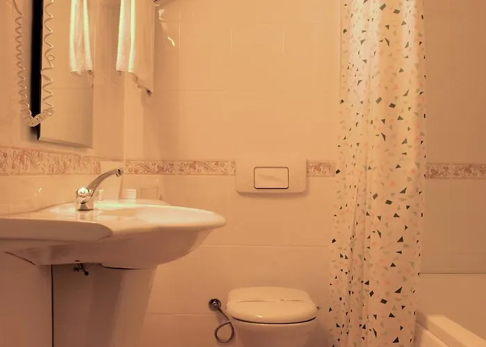 雨穆克格鲁酒店